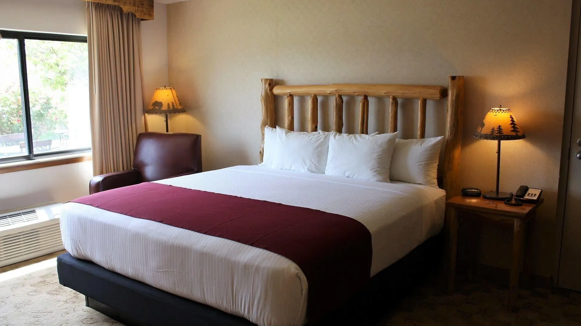 Hotel Of The Ozarks