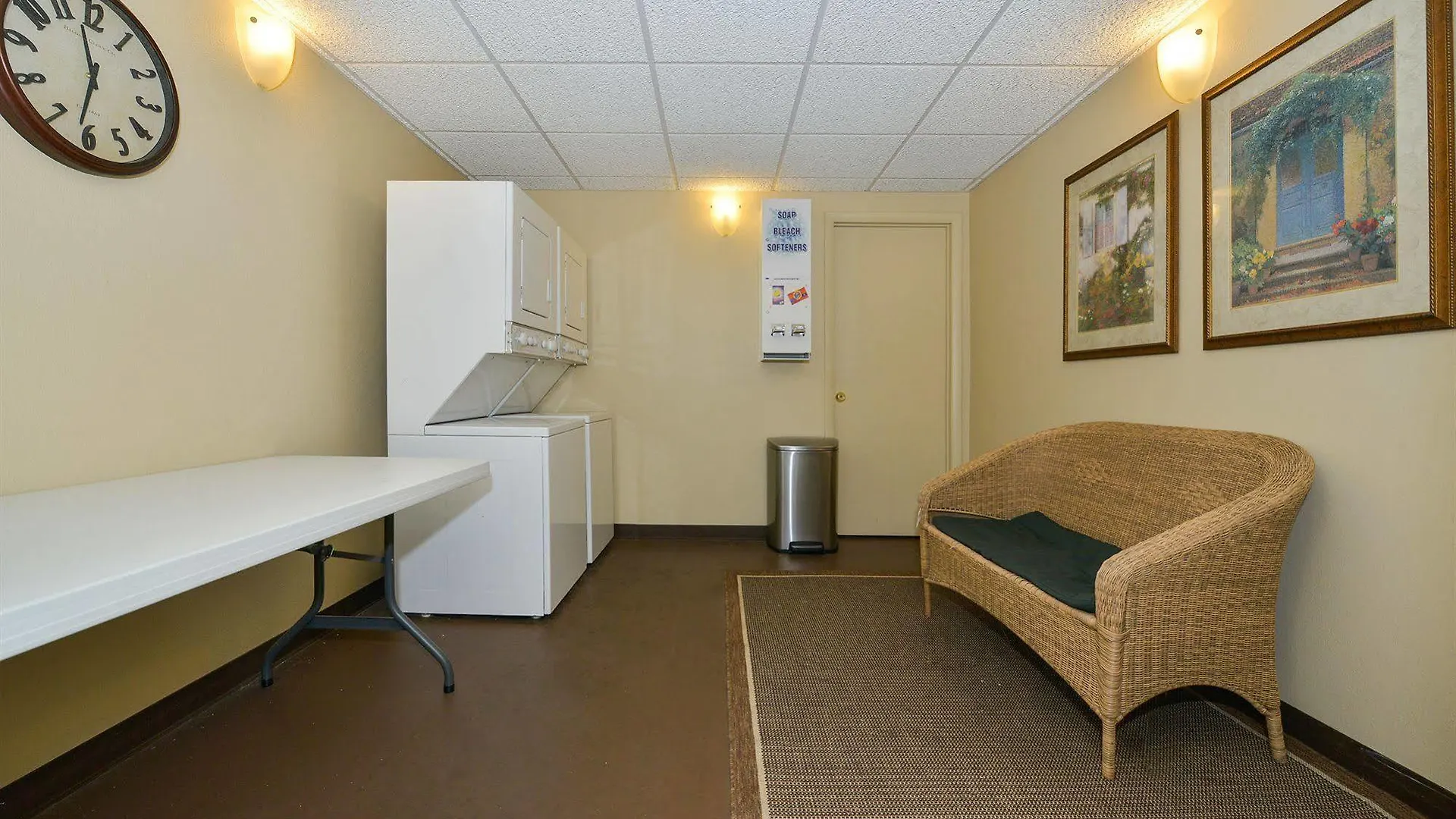 Hotel Western Landing View &