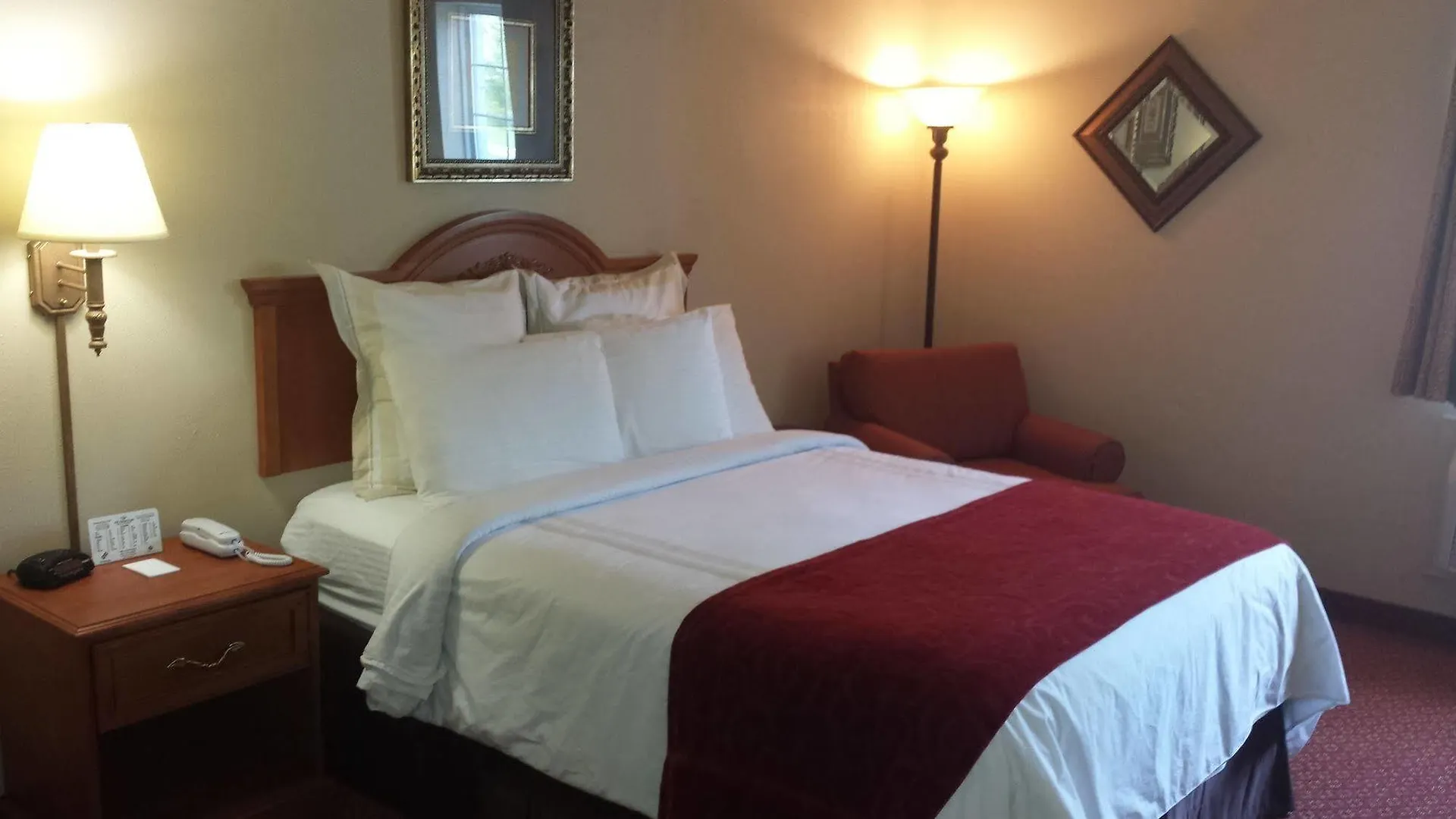 All American & Otel 2*