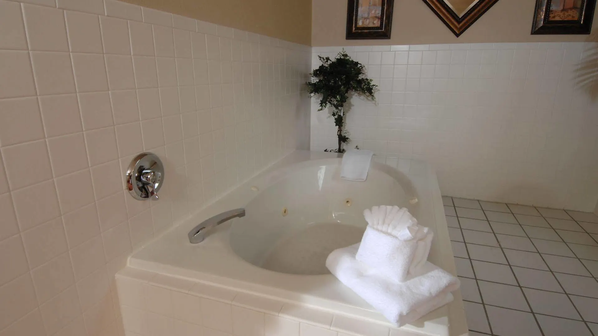 All American & Otel Branson