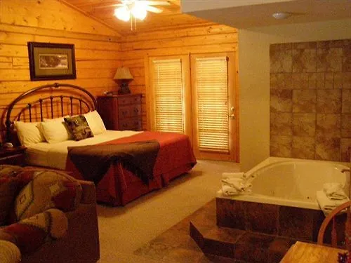 At Grand Mountain By Thousand Hills Lodge *