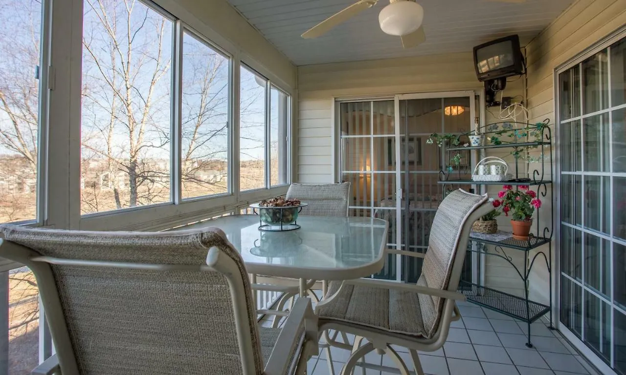 Thousand Hills Golf View Apartment