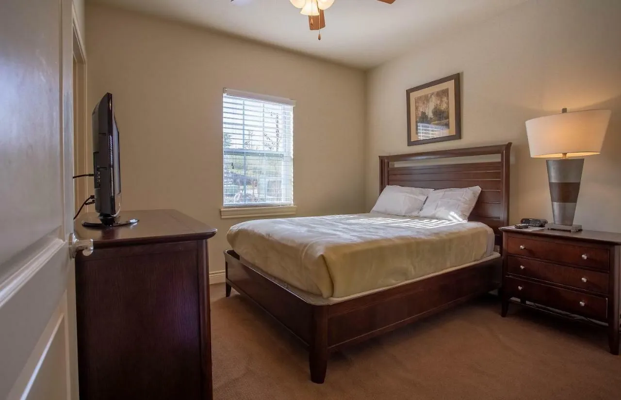 Quaint Quarters Villa *