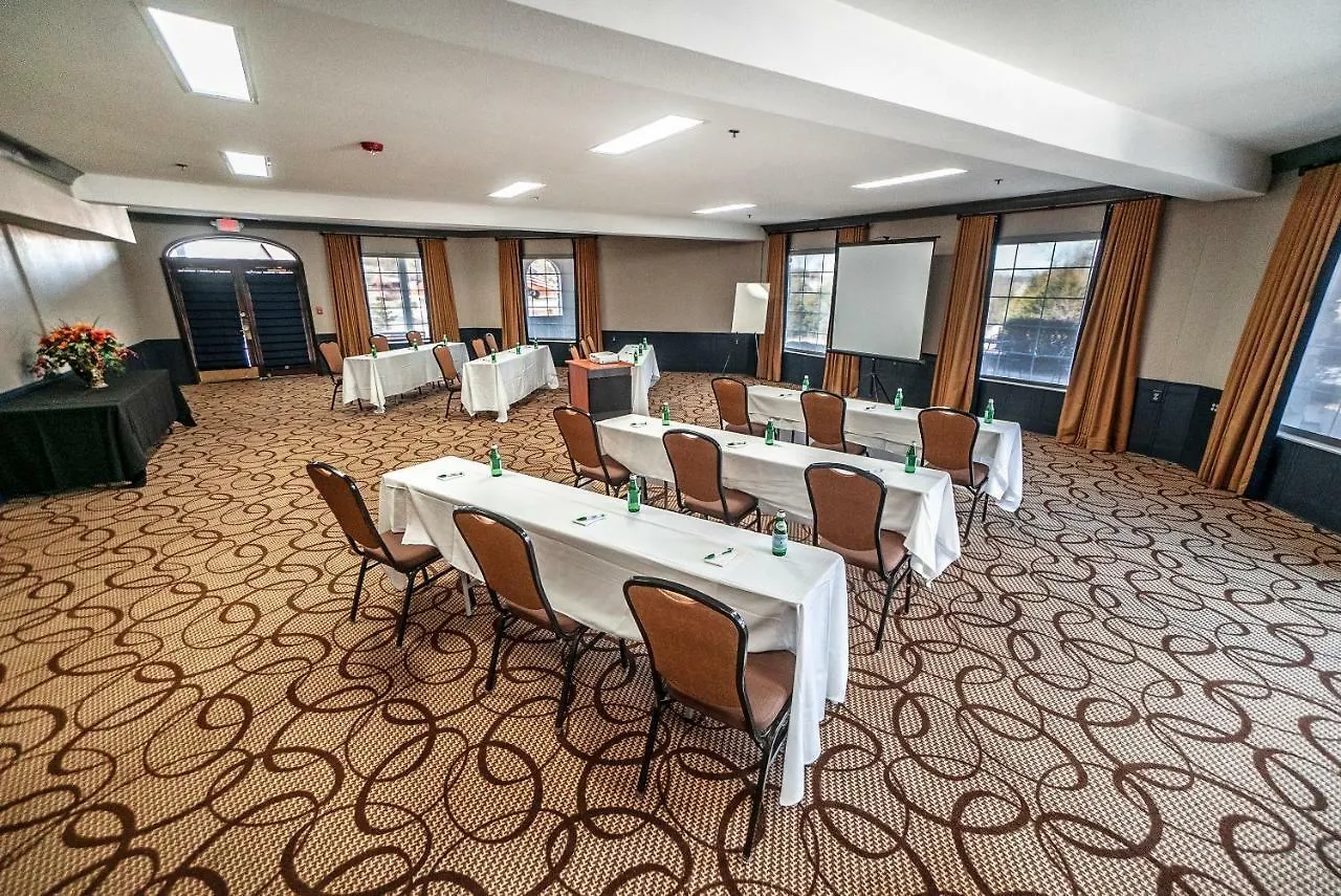 Hotel The Stone Castle & Conference Center 3*