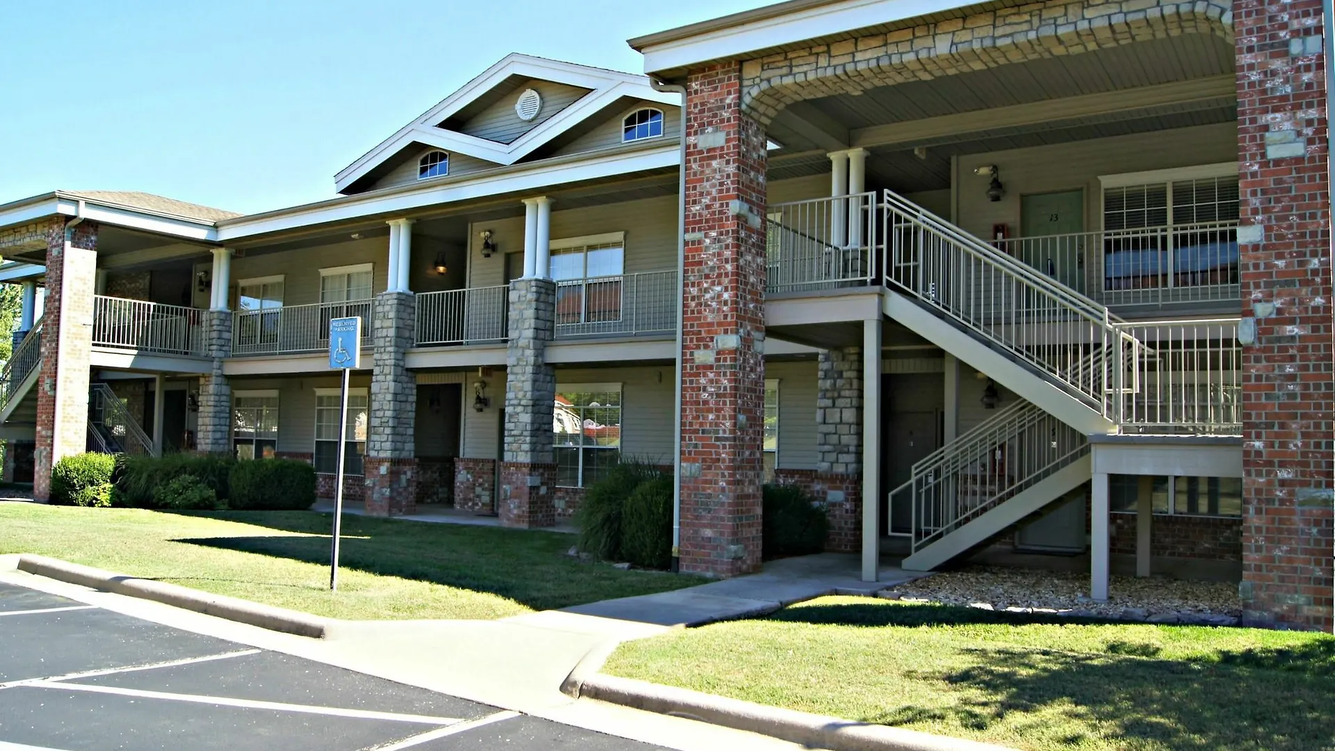 Nightly Hotel Branson