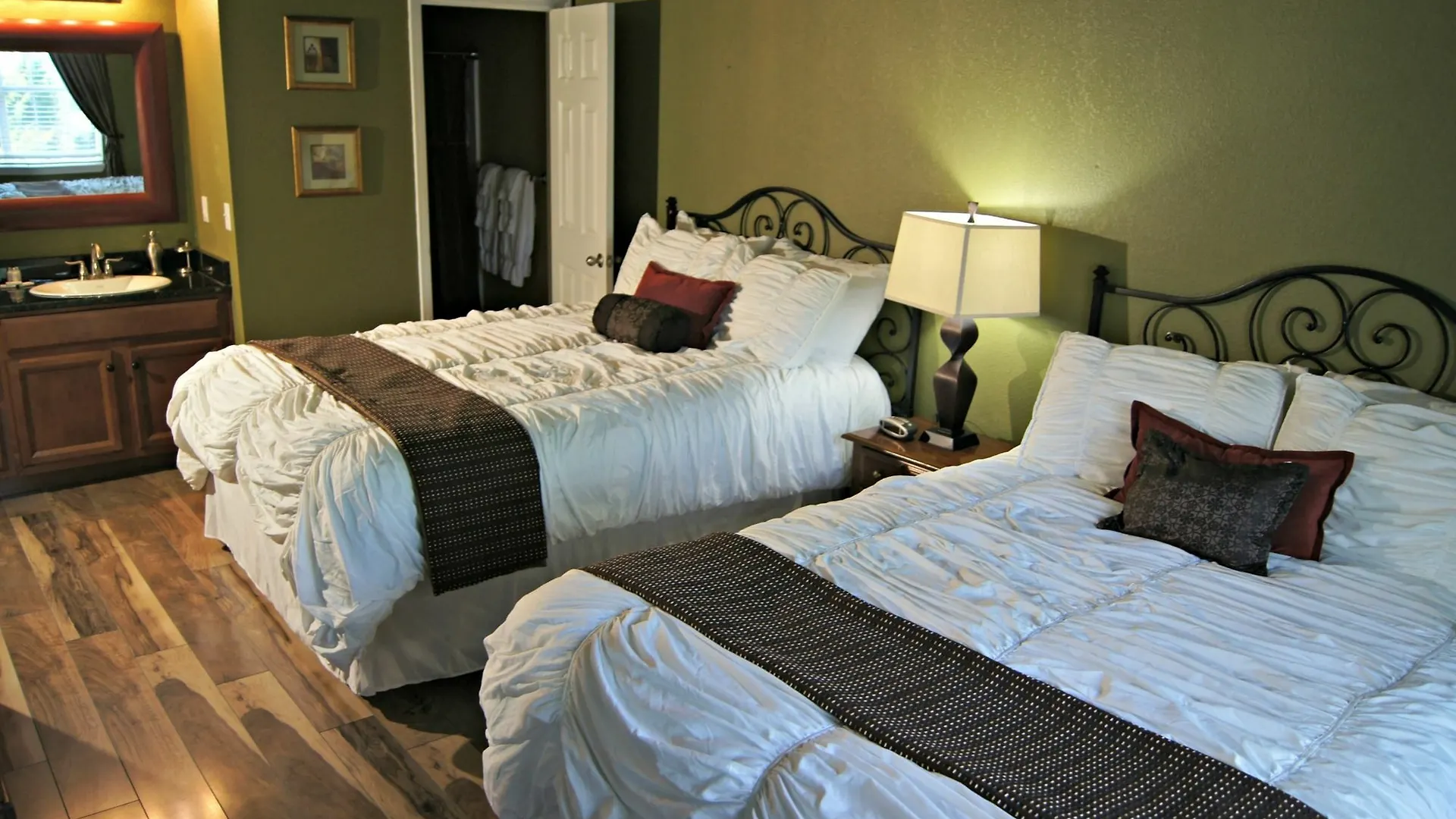 Hotel Nightly 4*