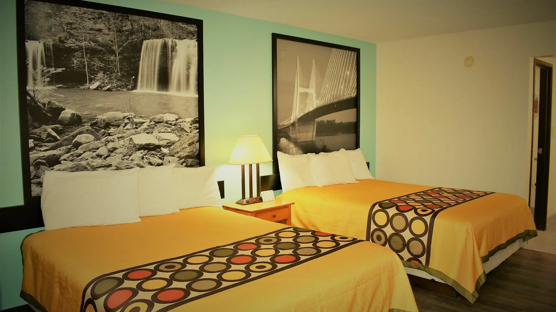 Super 8 By Wyndham By Andy Williams Theatre