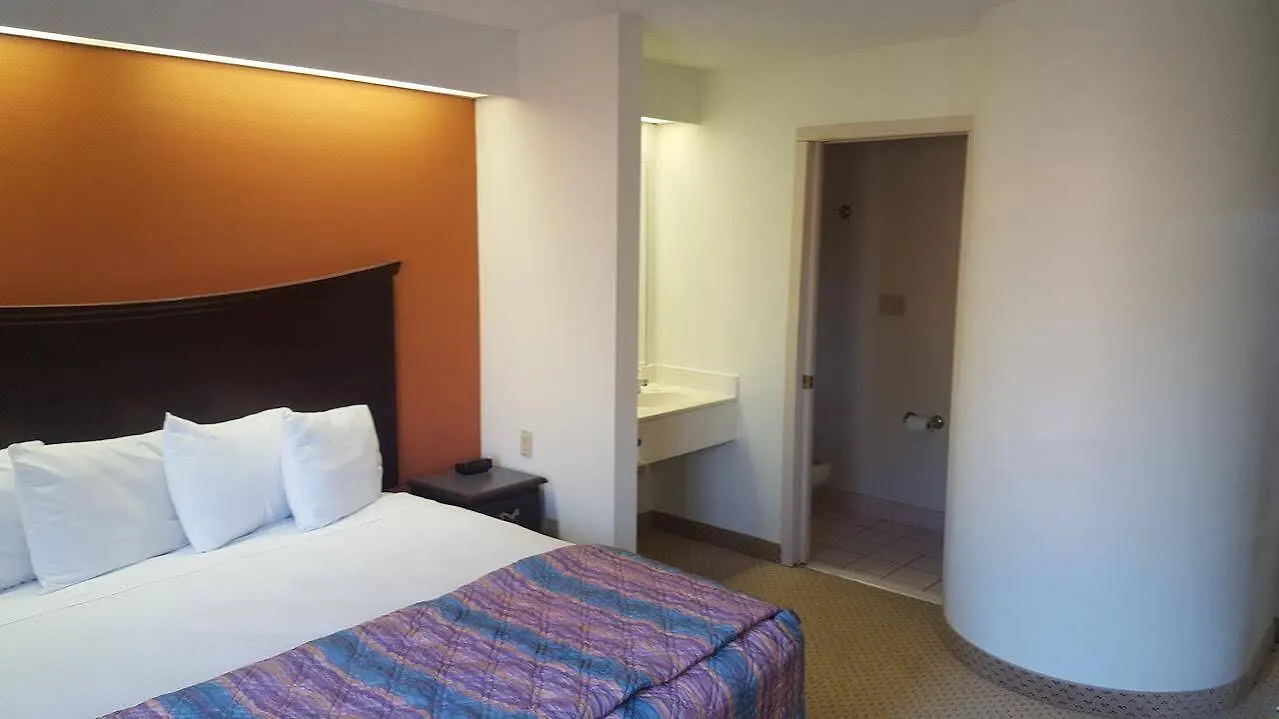 Knights At Thousand Hills Hotel Branson