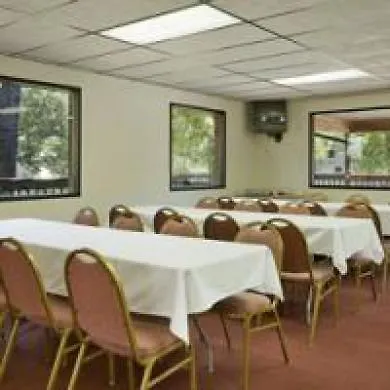 Ramada And Branson