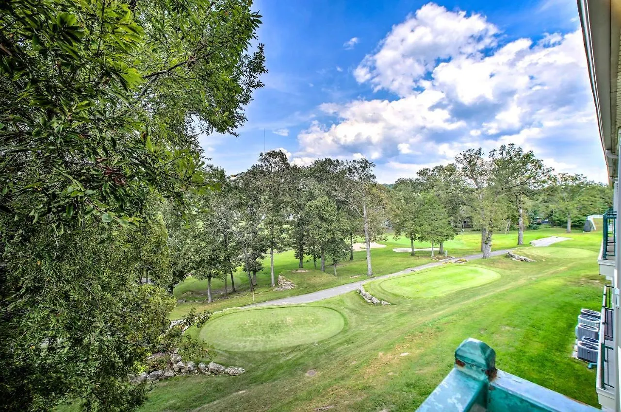Apartment On Golf Course, 4 Mi To Downtown
