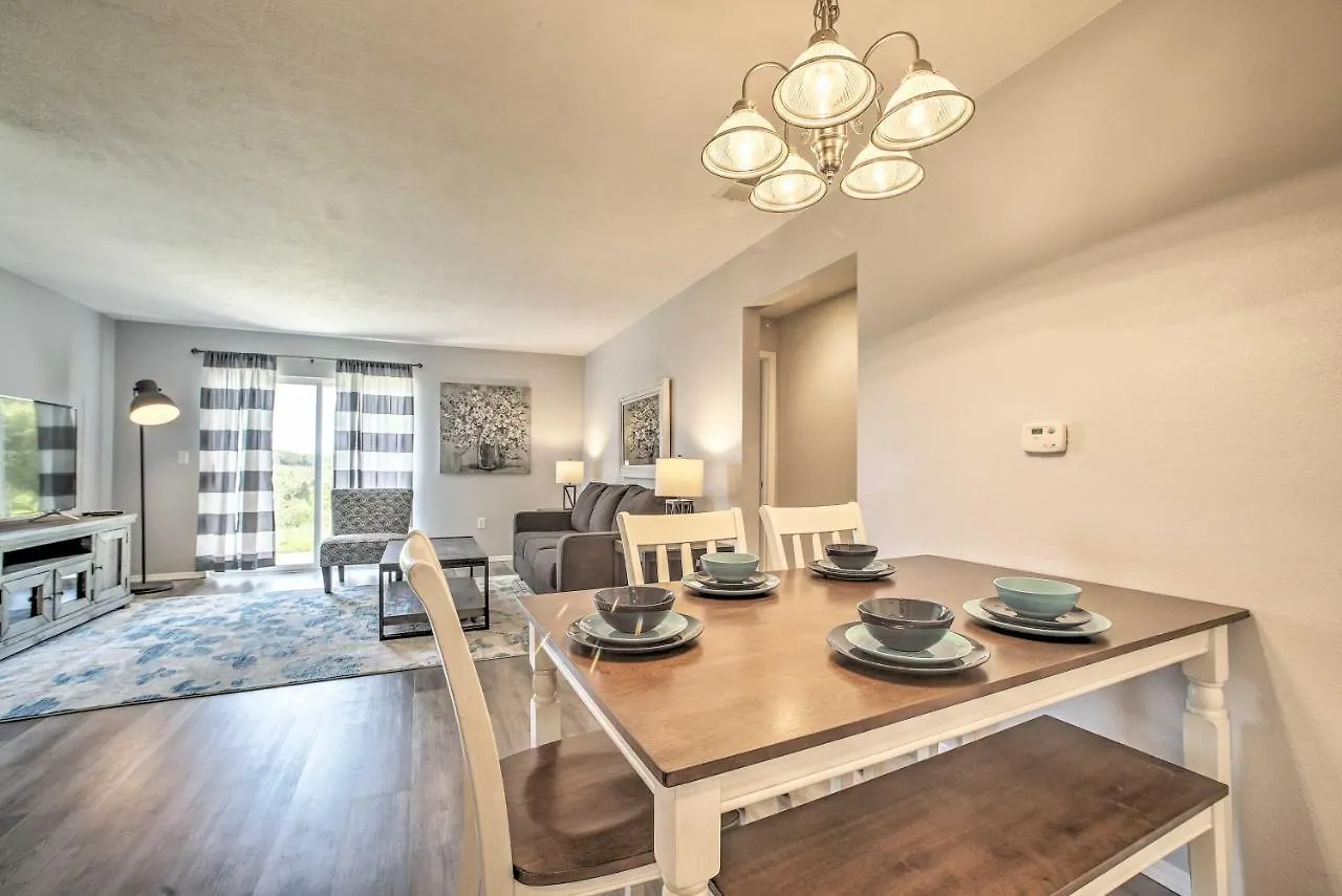 Cozy With Pool Access In The Heart Of Branson! Apartman