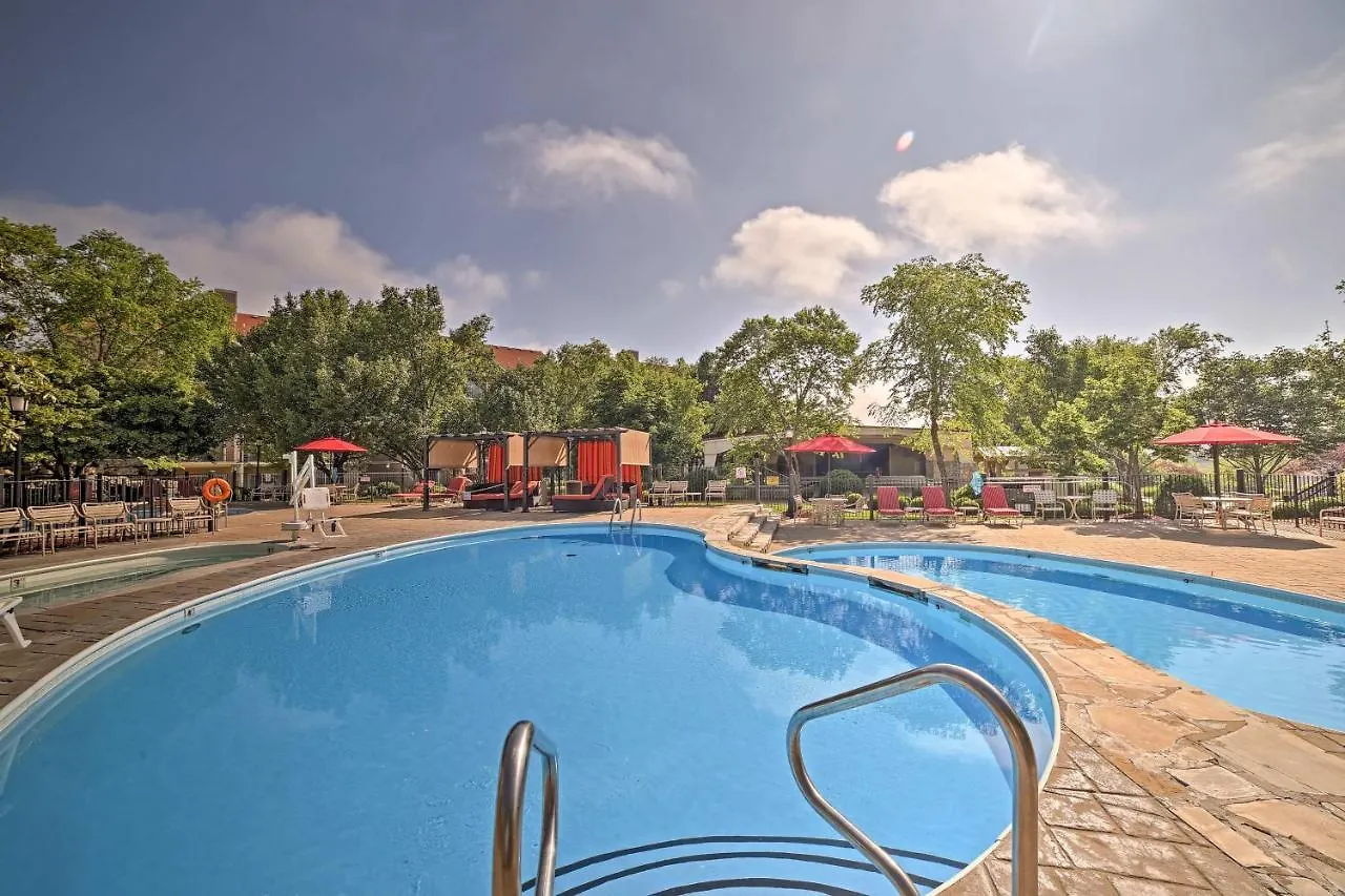 8 Mi To Silver Dollar With Pool! Apartment