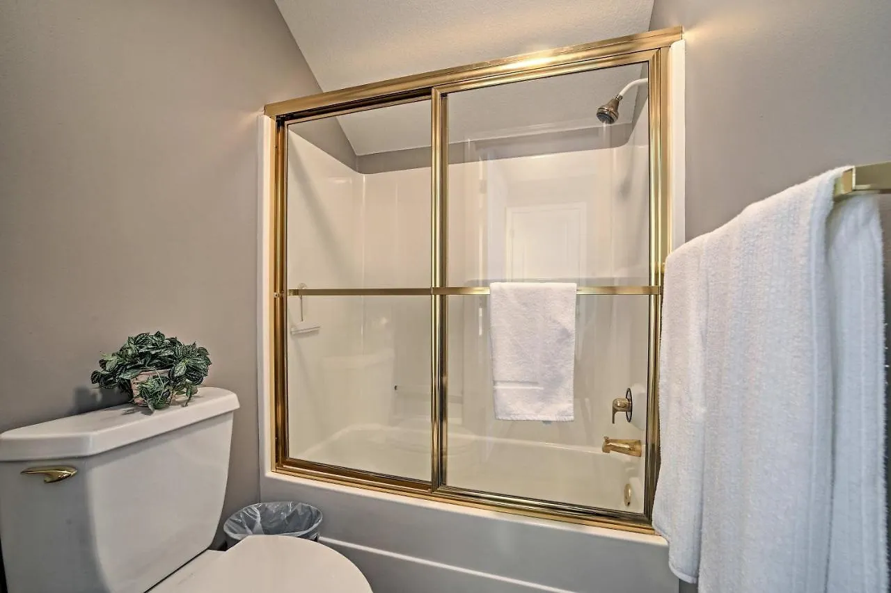 Apartment 8 Mi To Silver Dollar With Pool! *
