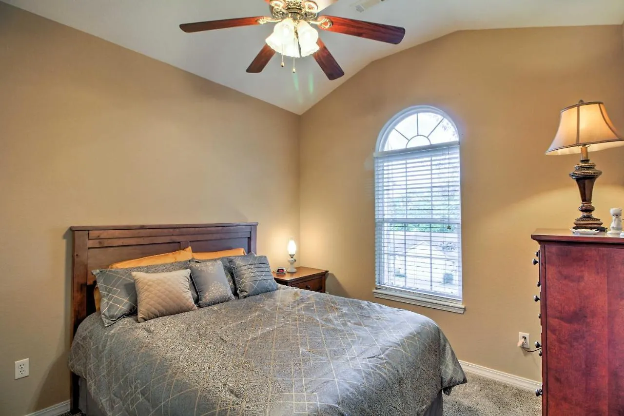 With Deck Walk To The Strip And Creek! *