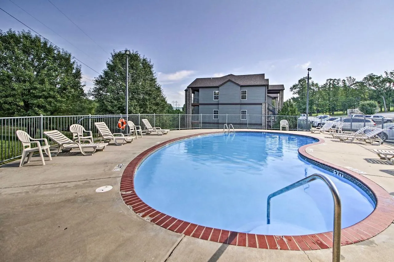 Walk-in Condo, Near Silver Dollar * Branson