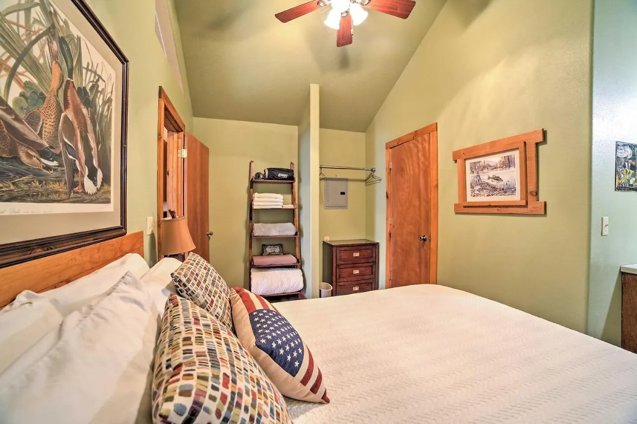 Cozy Near Table Rock Lake! Holiday home Branson