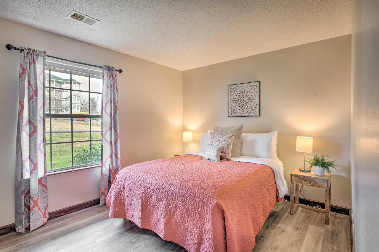 Family With Indoor Pool And Patio Branson
