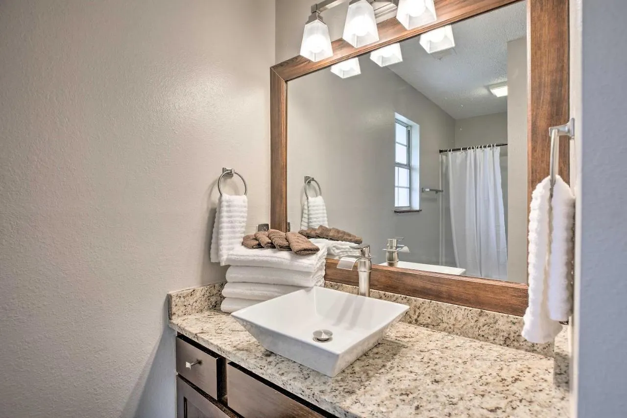 Family With Indoor Pool And Patio Apartment Branson