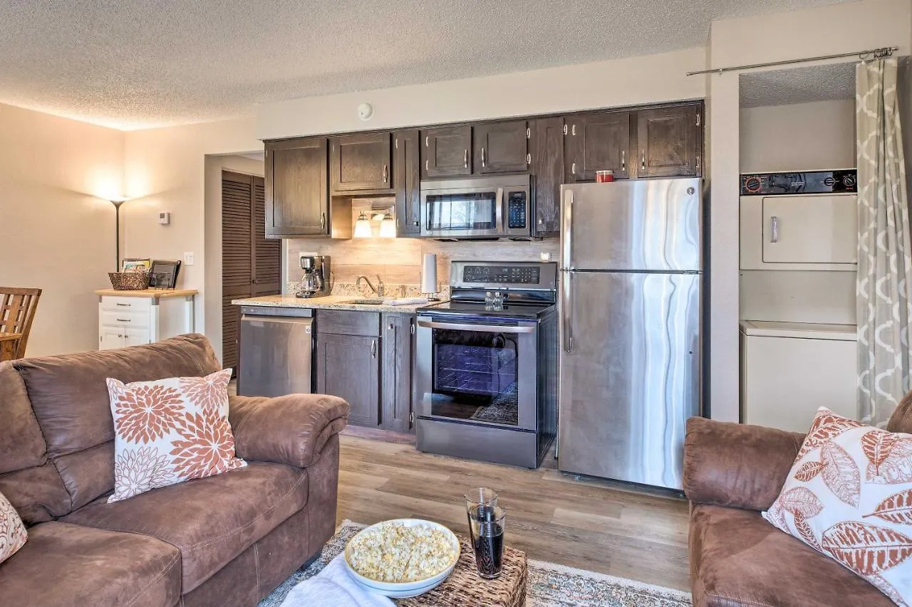 Family With Indoor Pool And Patio Branson