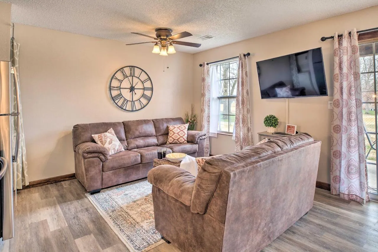 Family With Indoor Pool And Patio * Branson
