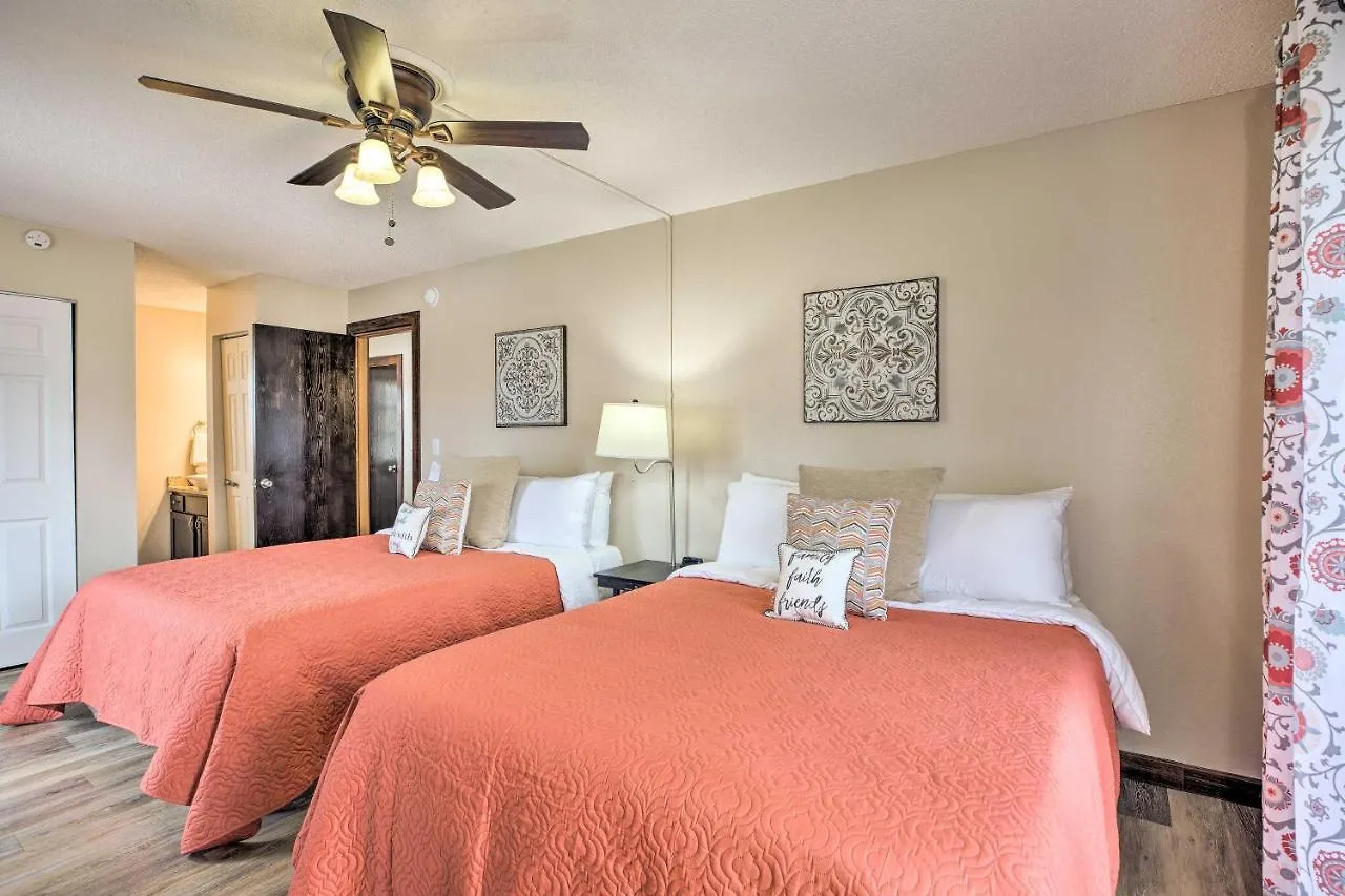 Family With Indoor Pool And Patio Branson