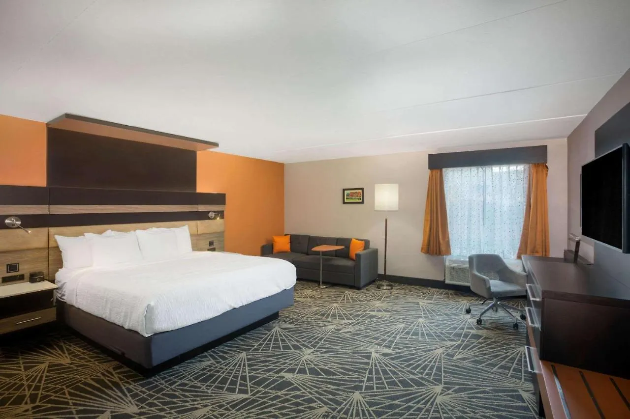La Quinta By Wyndham Hotel