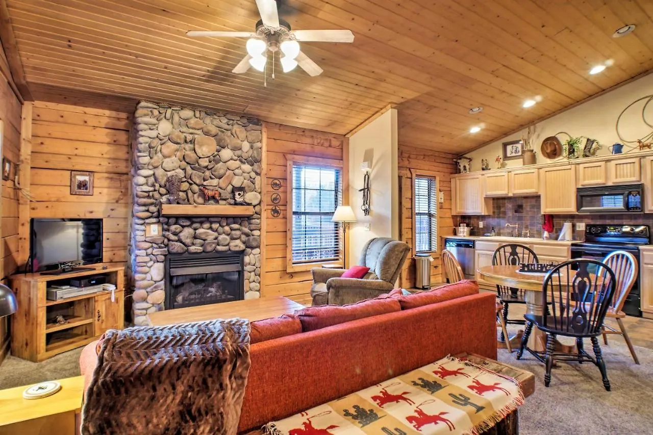 Cabin-style Studio Right Off The Strip! *