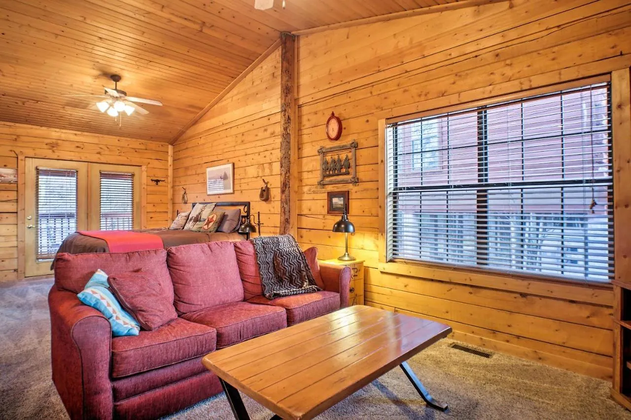 Apartment Cabin-style Studio Right Off The Strip! Branson