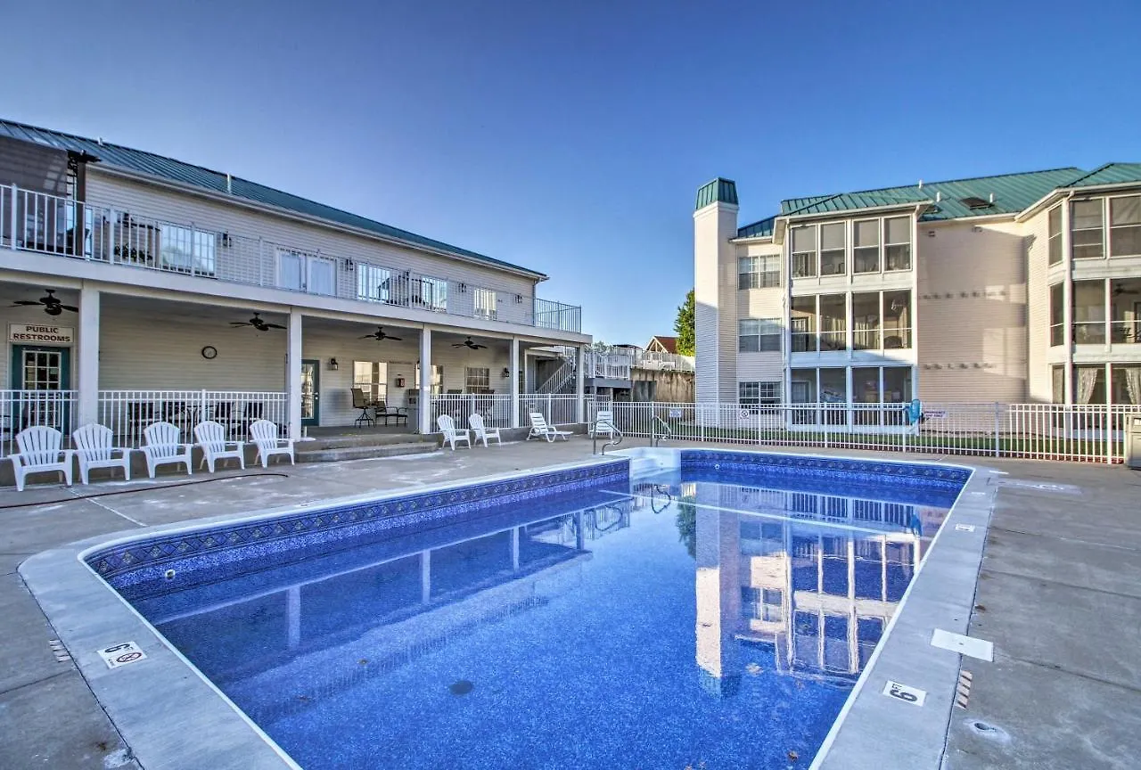Apartment With Pool 2 Mi To Table Rock *