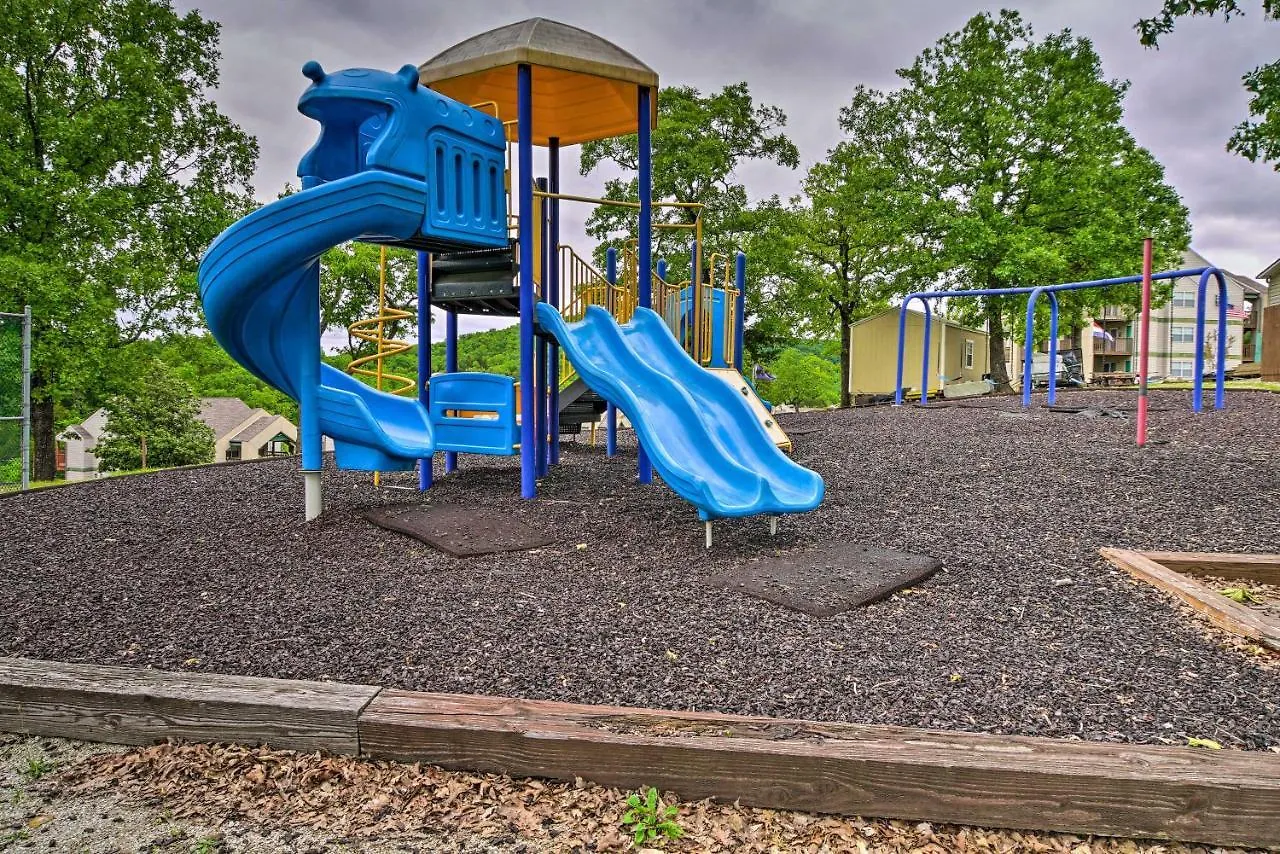 Apartment With Lake Access And Amenities!
