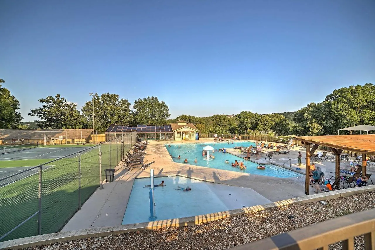 With Pool Access, Walk To Fishing * ブランソン