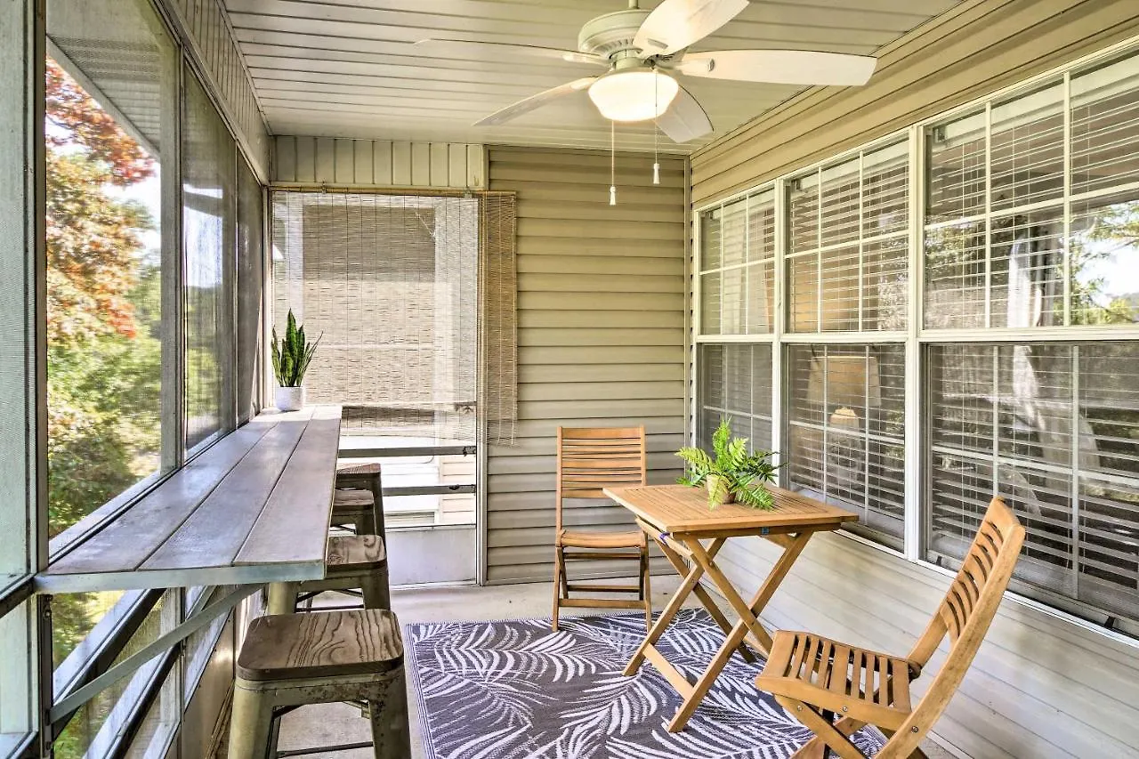 公寓 Modern Escape With Lake Taneycomo Views!