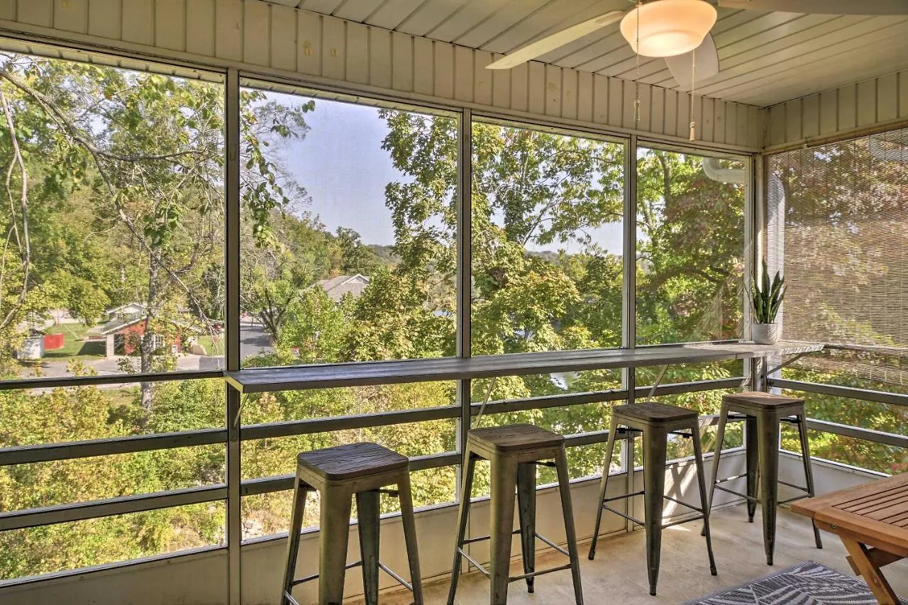 Modern Escape With Lake Taneycomo Views! 公寓