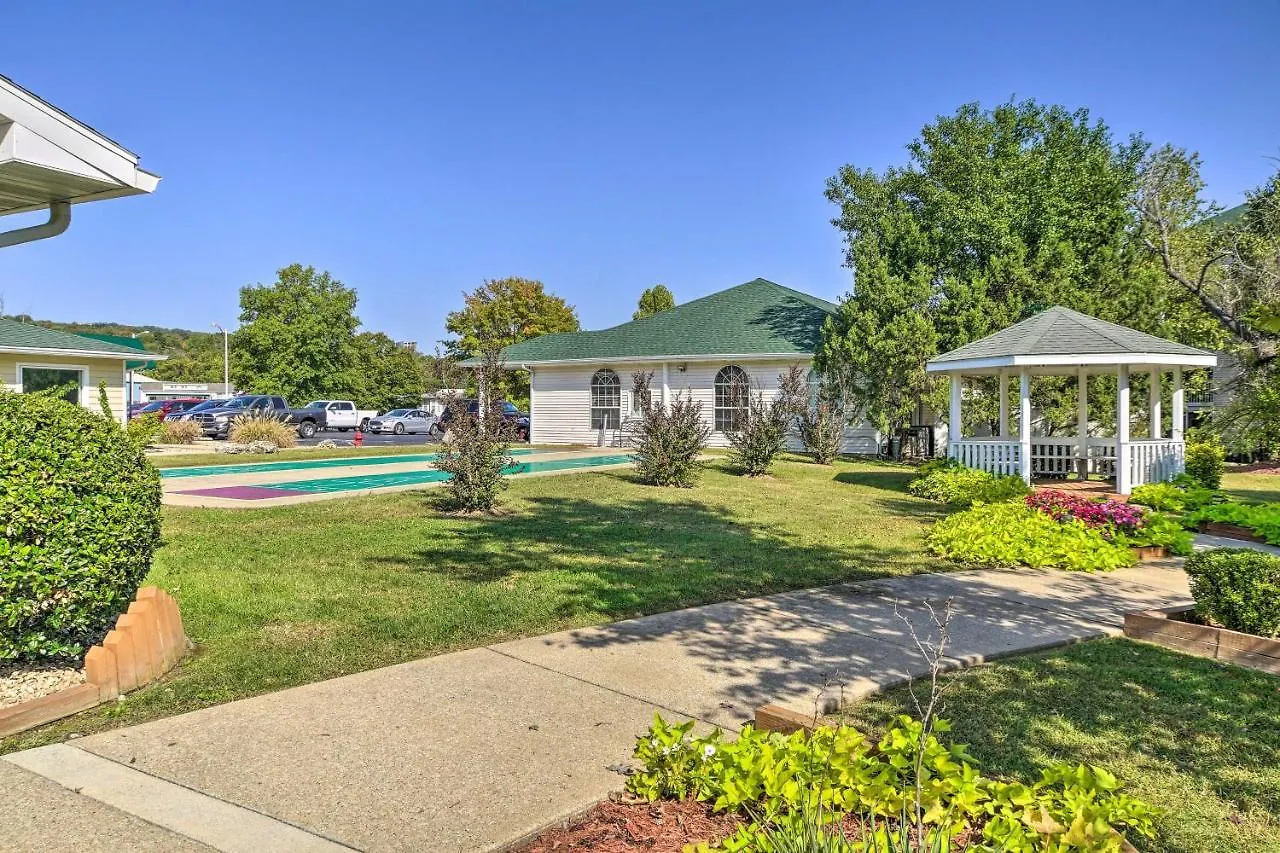 公寓 Modern Escape With Lake Taneycomo Views! *