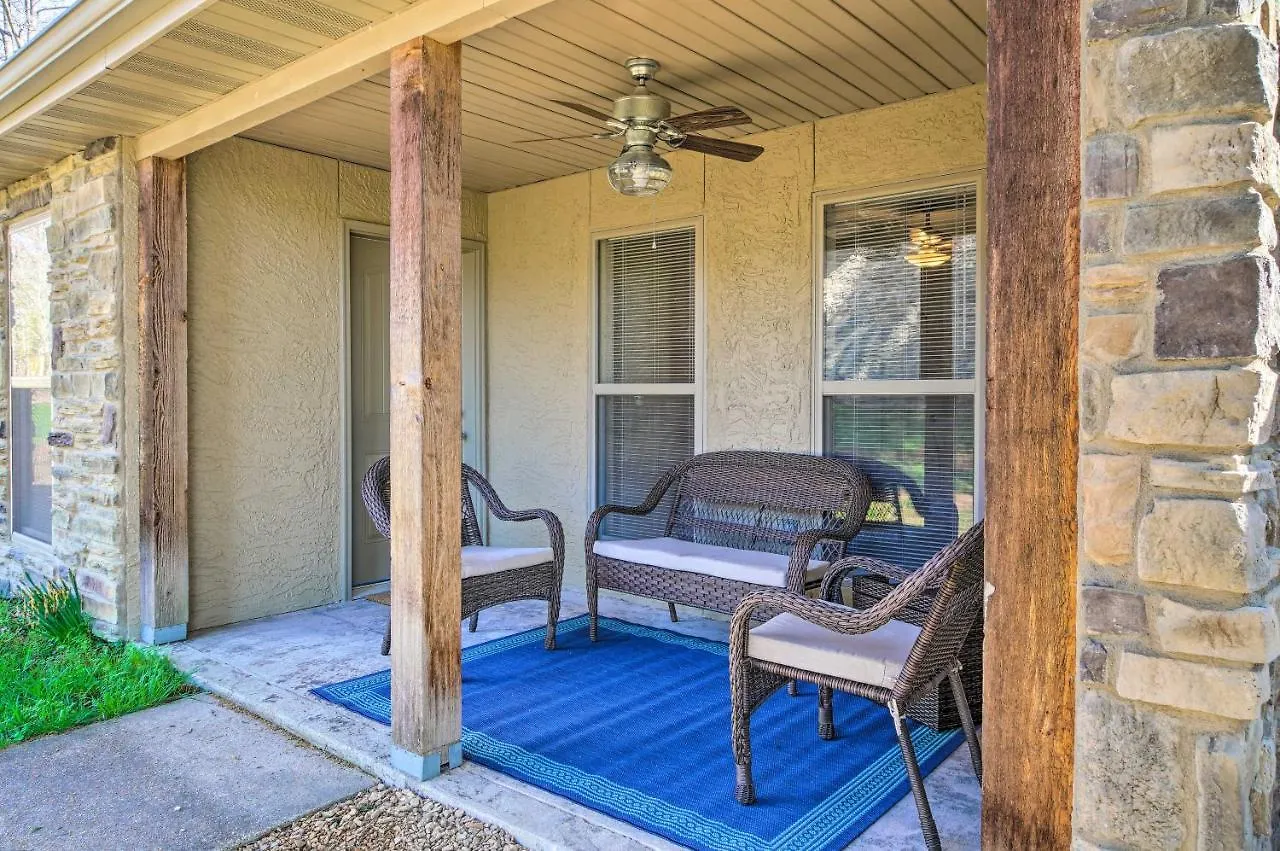 Hébergement de vacances The Cozy With Taneycomo Access! *