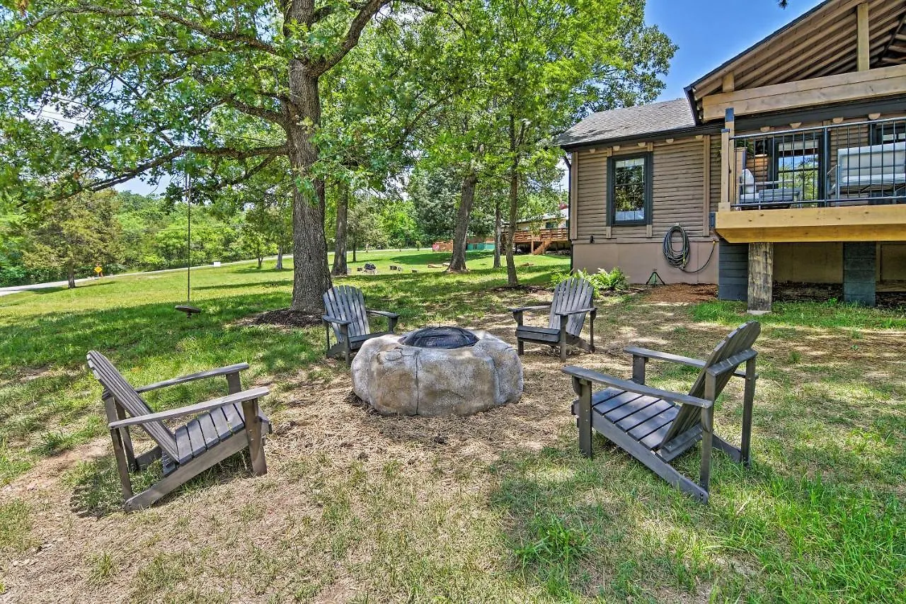 Updated Cabin On Indian Point With Deck! 度假居 *