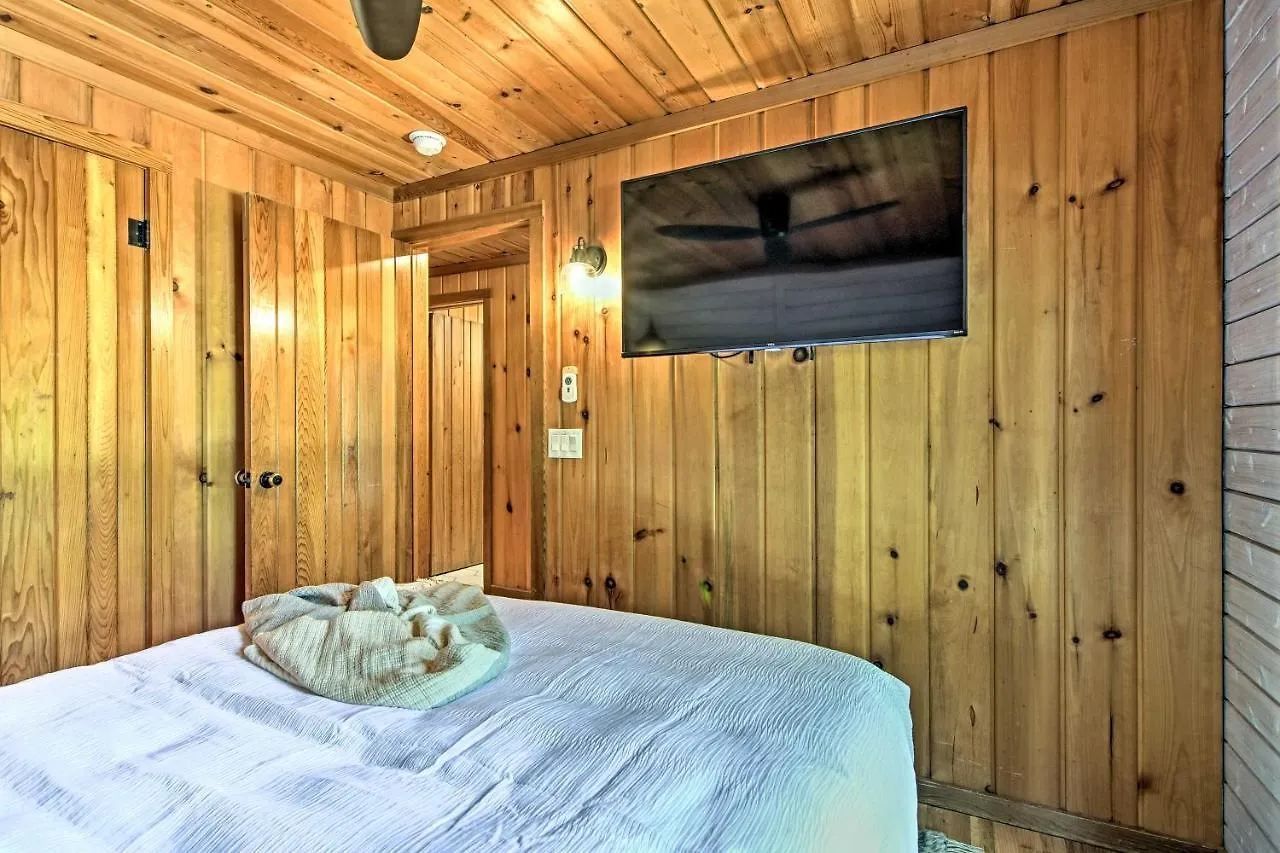 Updated Cabin On Indian Point With Deck! * 布蘭森