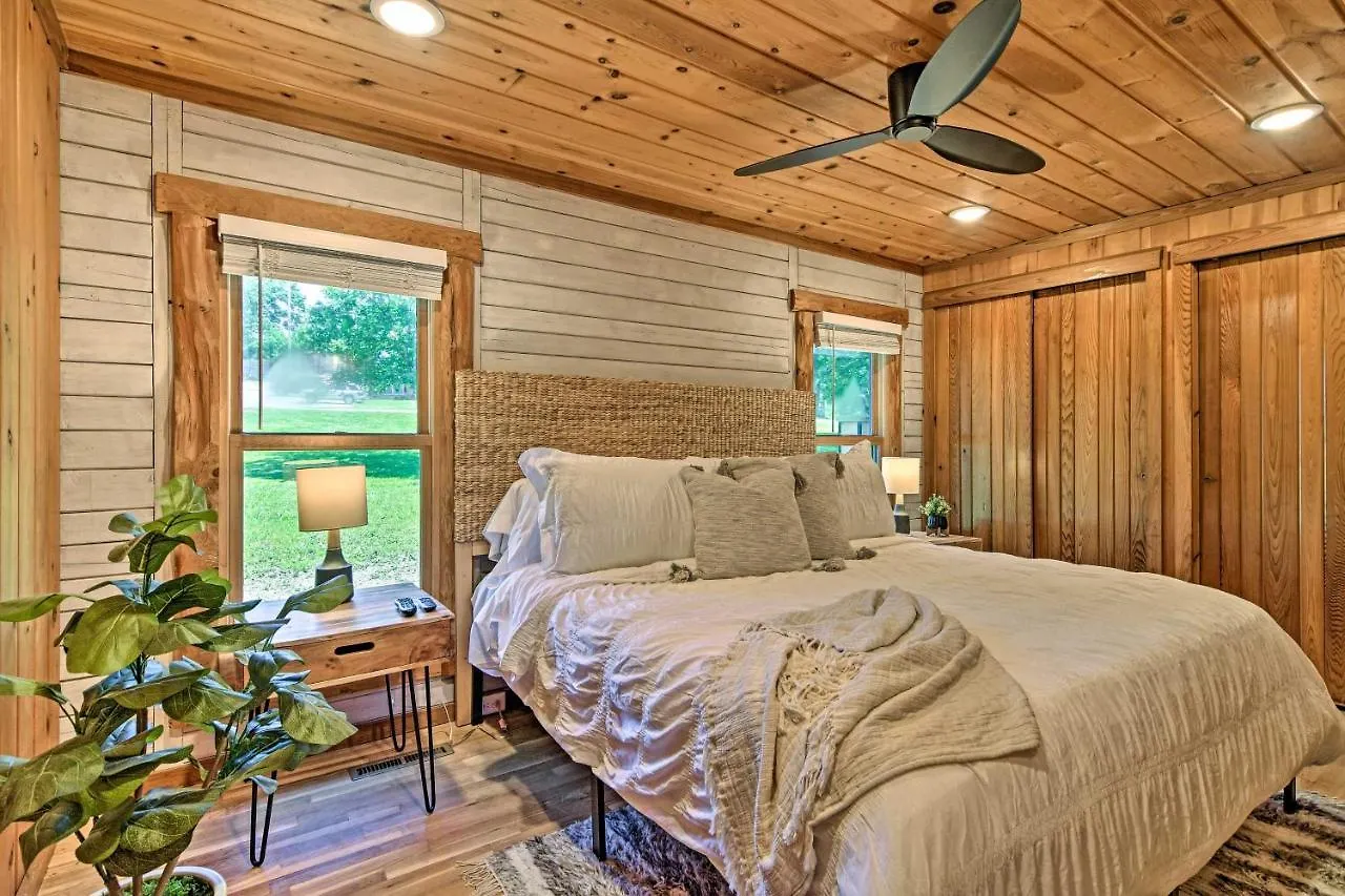 Updated Cabin On Indian Point With Deck! 度假居 *