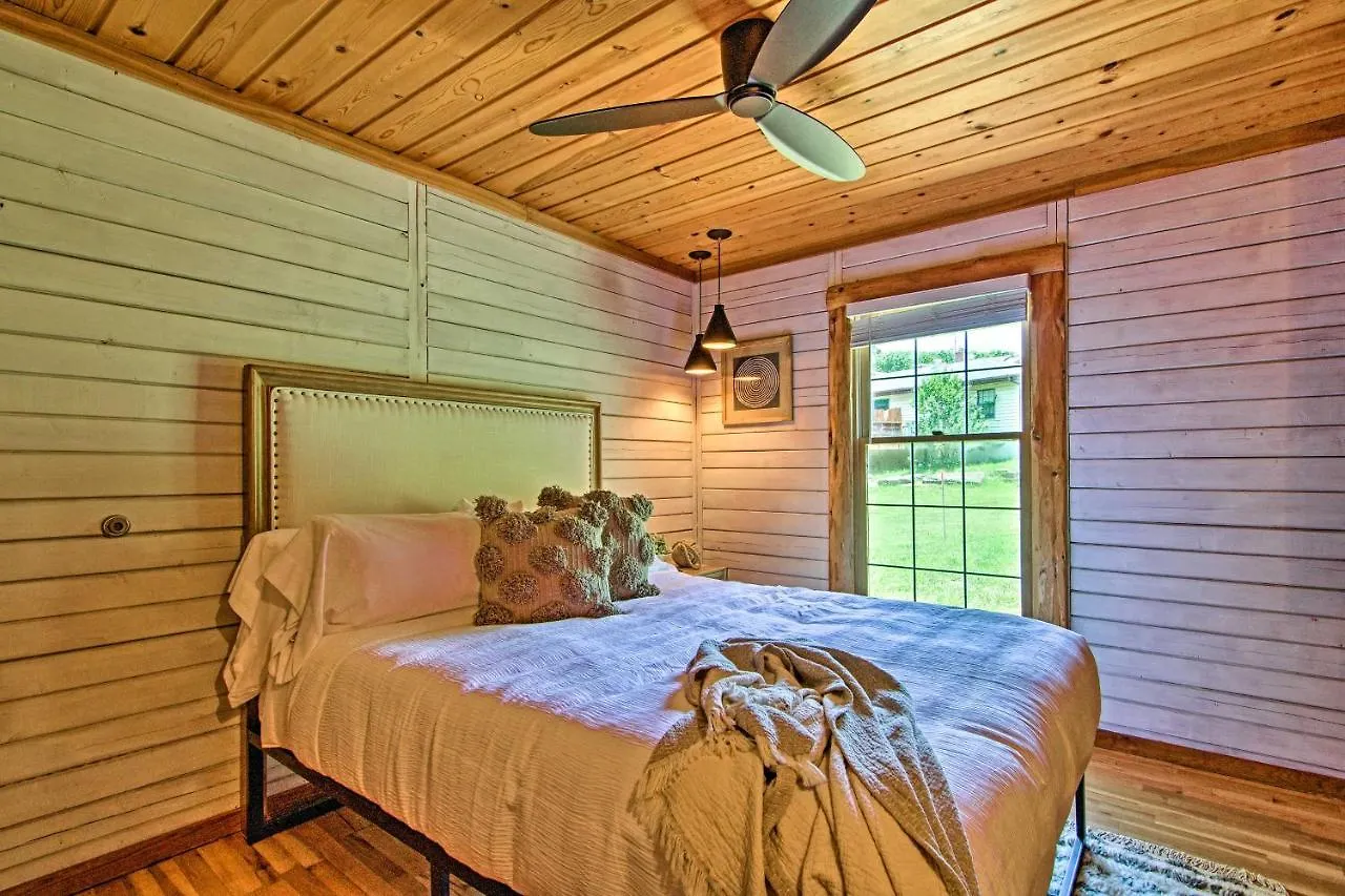 度假居 Updated Cabin On Indian Point With Deck! 布蘭森