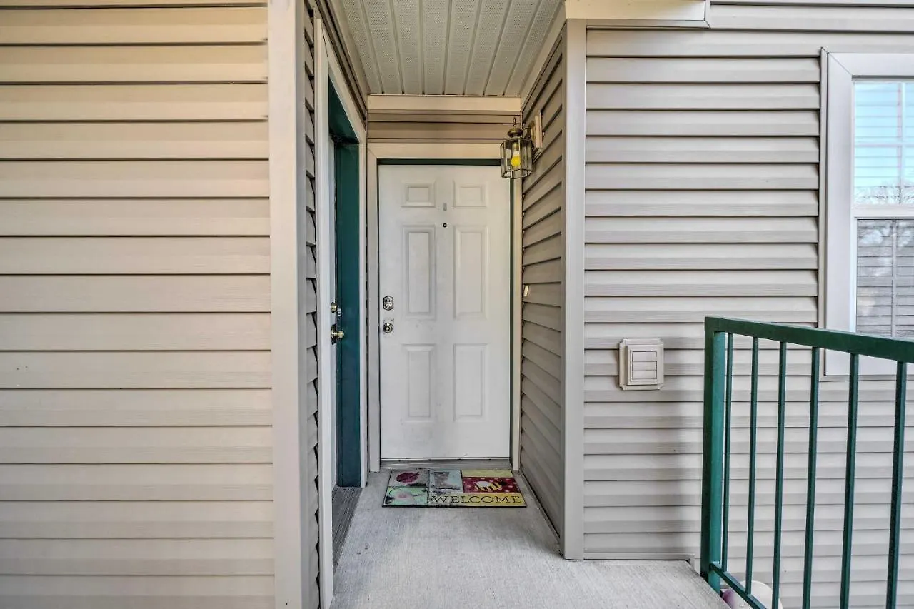 With Balcony, Near Silver Dollar City! Branson