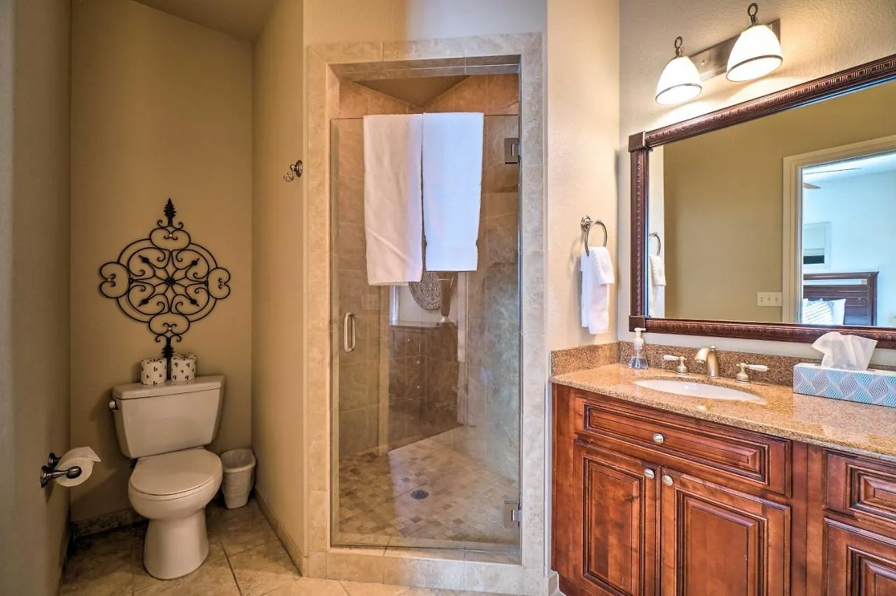 Stunning With On-site Golf Access Villa