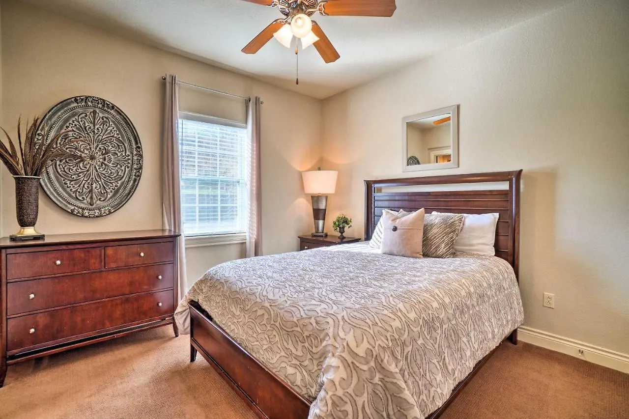 Villa Stunning With On-site Golf Access