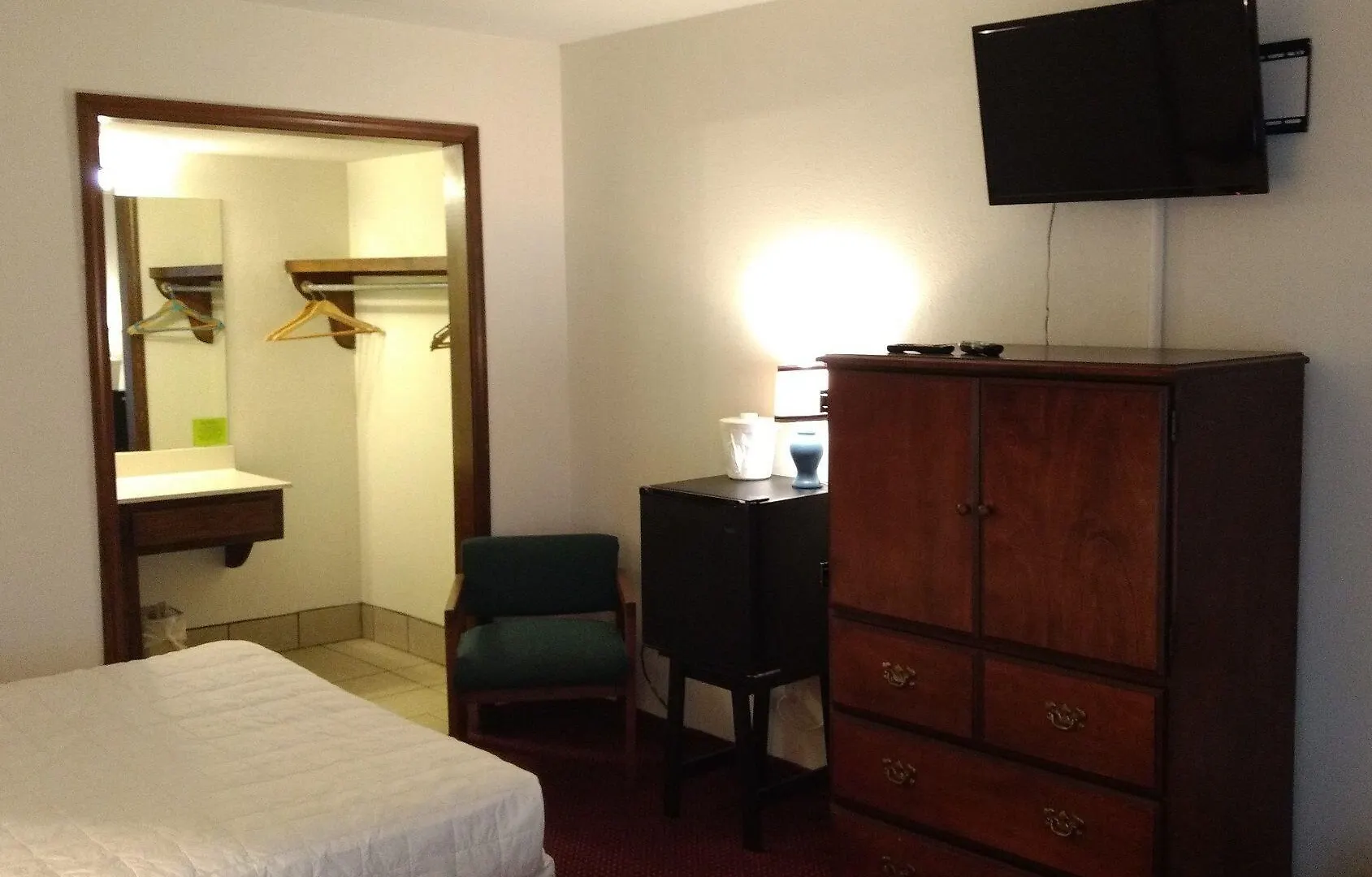 Victorian 2* Branson