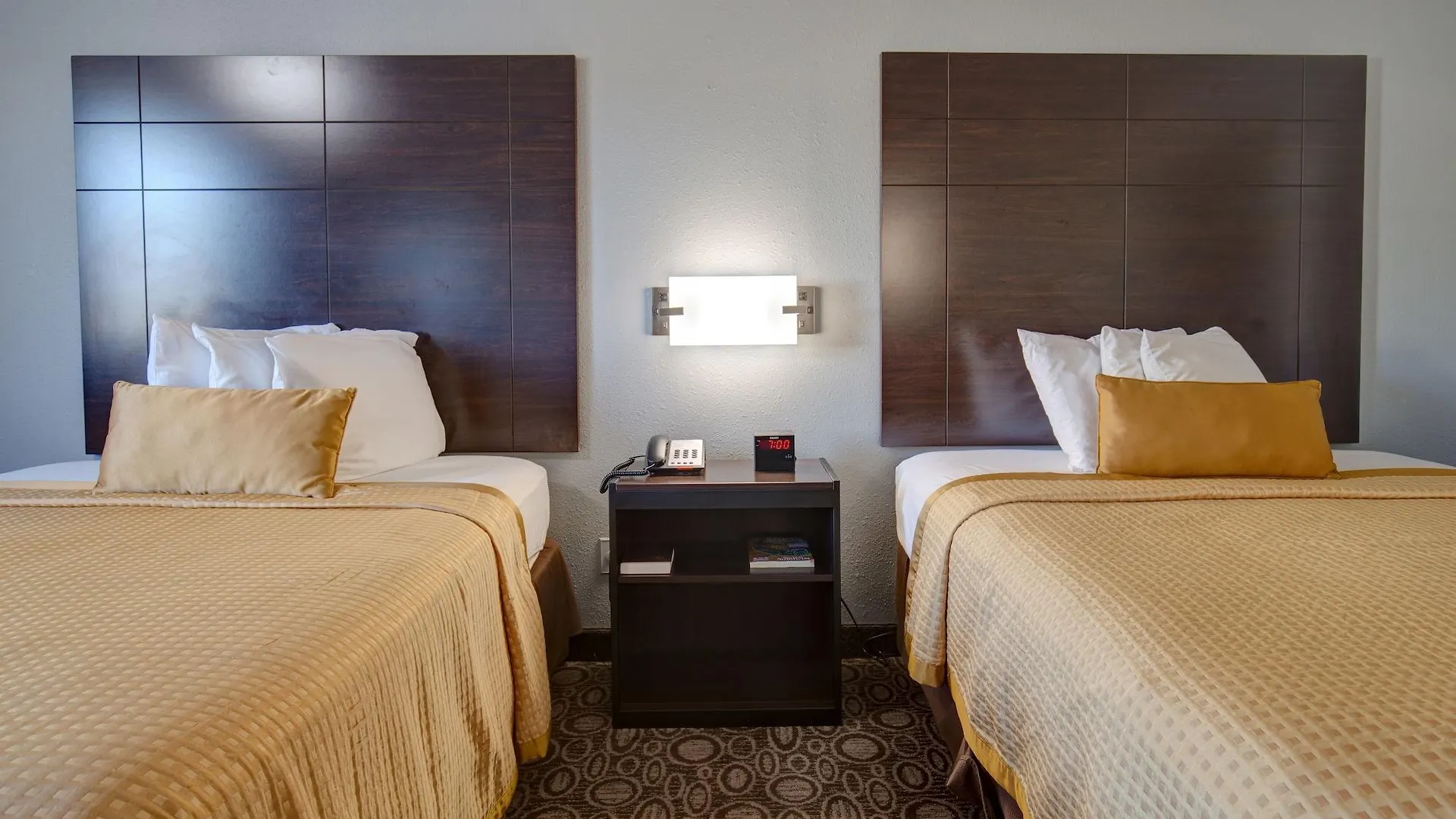 Howard Johnson By Wyndham Theatre District Branson