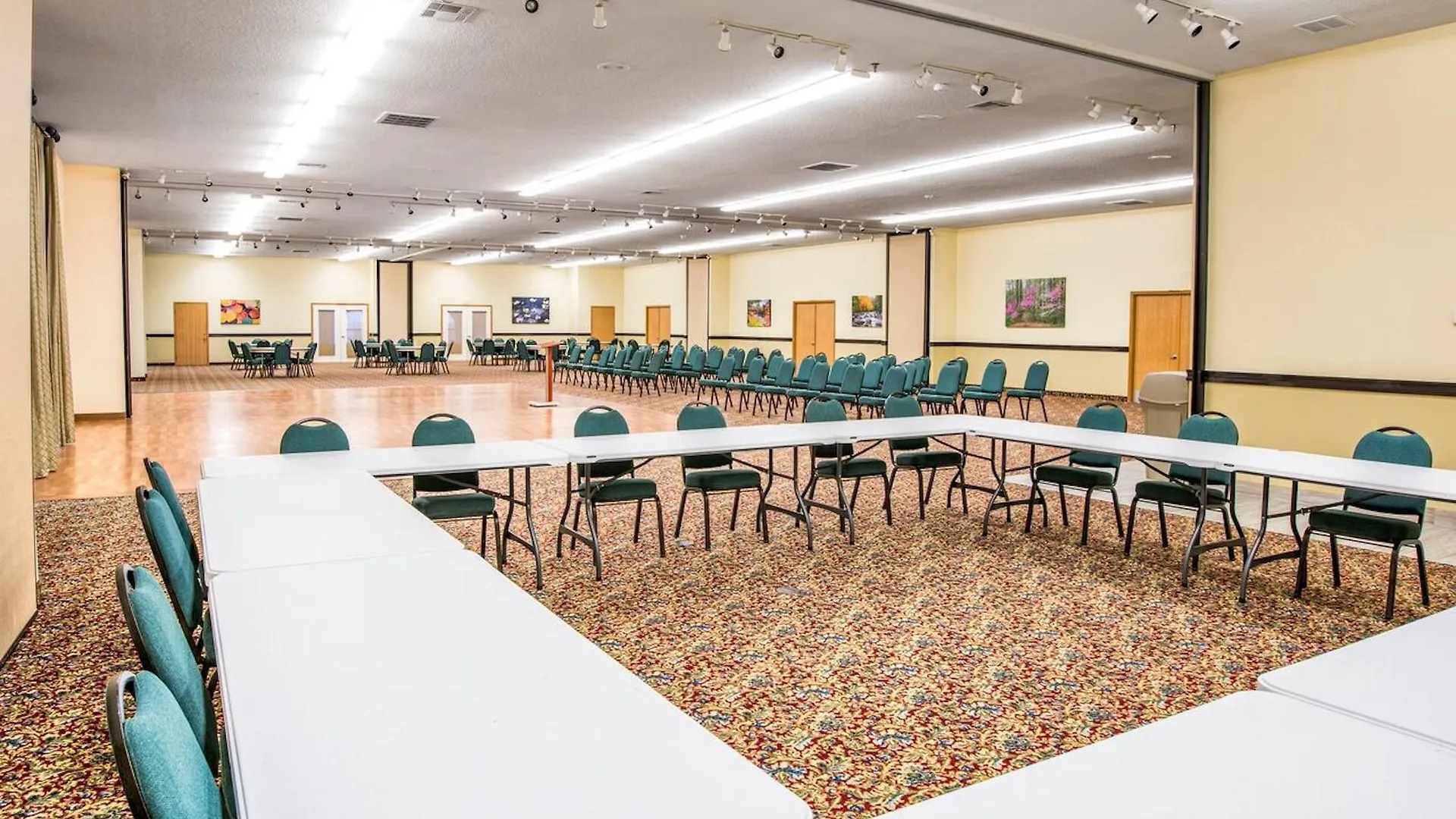 Americinn By Wyndham & Conference Center Hotel 3*