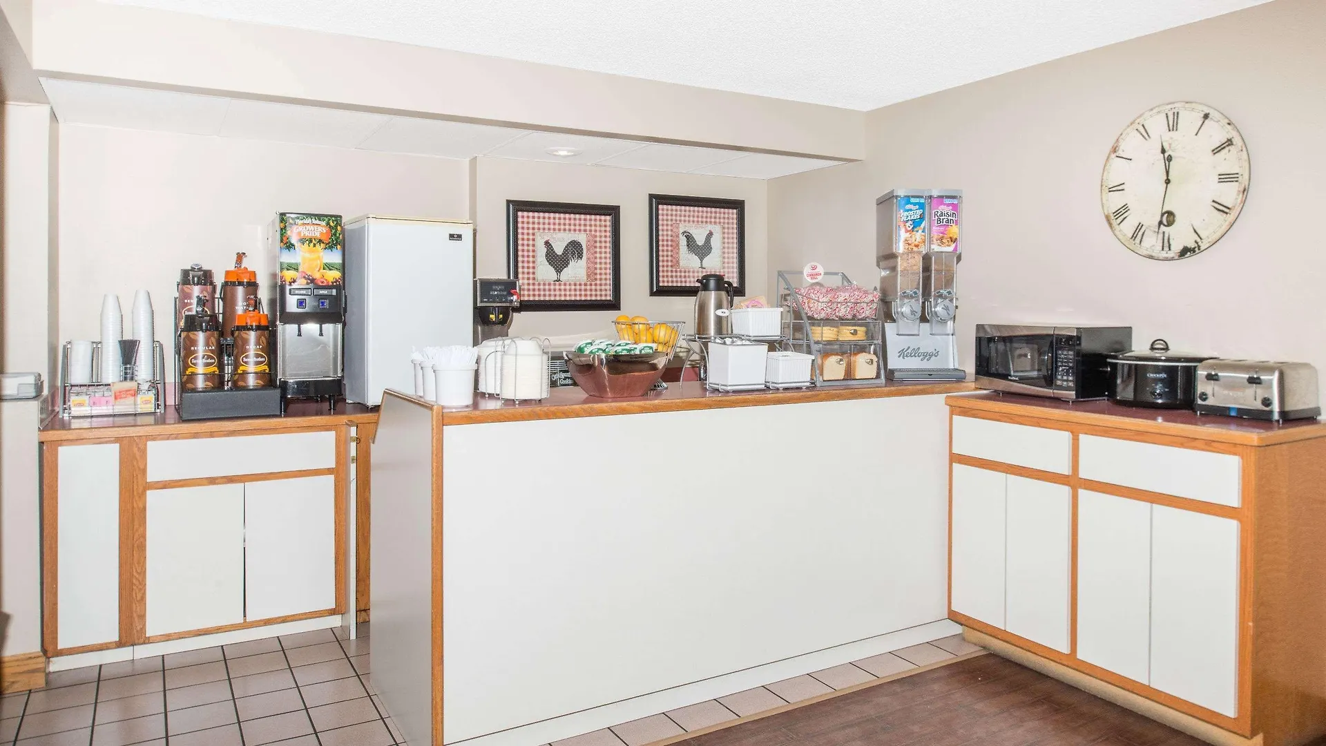 Super 8 By Wyndham By Andy Williams Theatre Hotel Branson