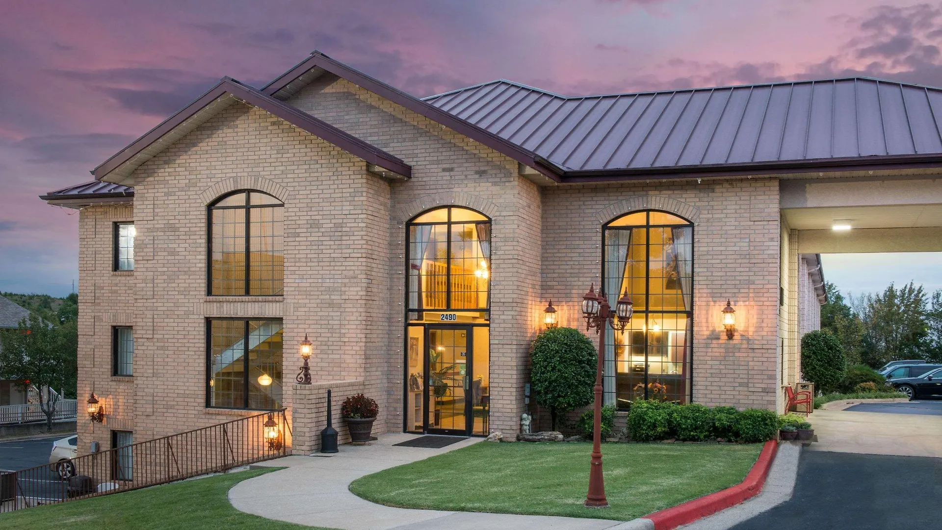 Super 8 By Wyndham By Andy Williams Theatre Hotel