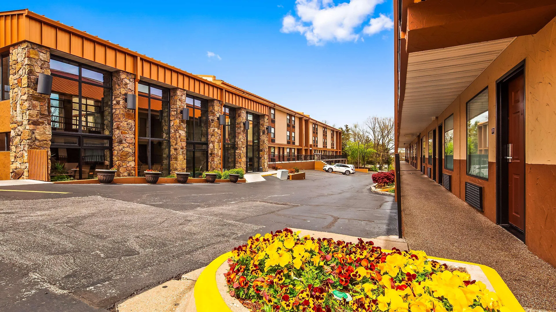 Western Center Pointe Branson
