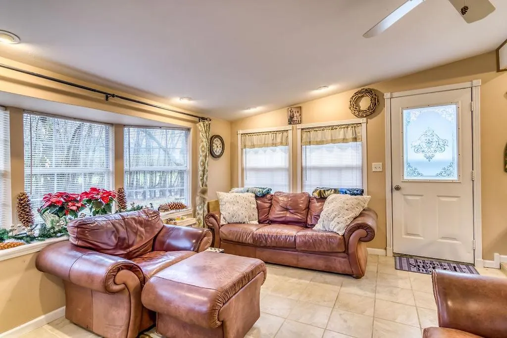 Cozy Lakefront Getaway Mo. * Branson