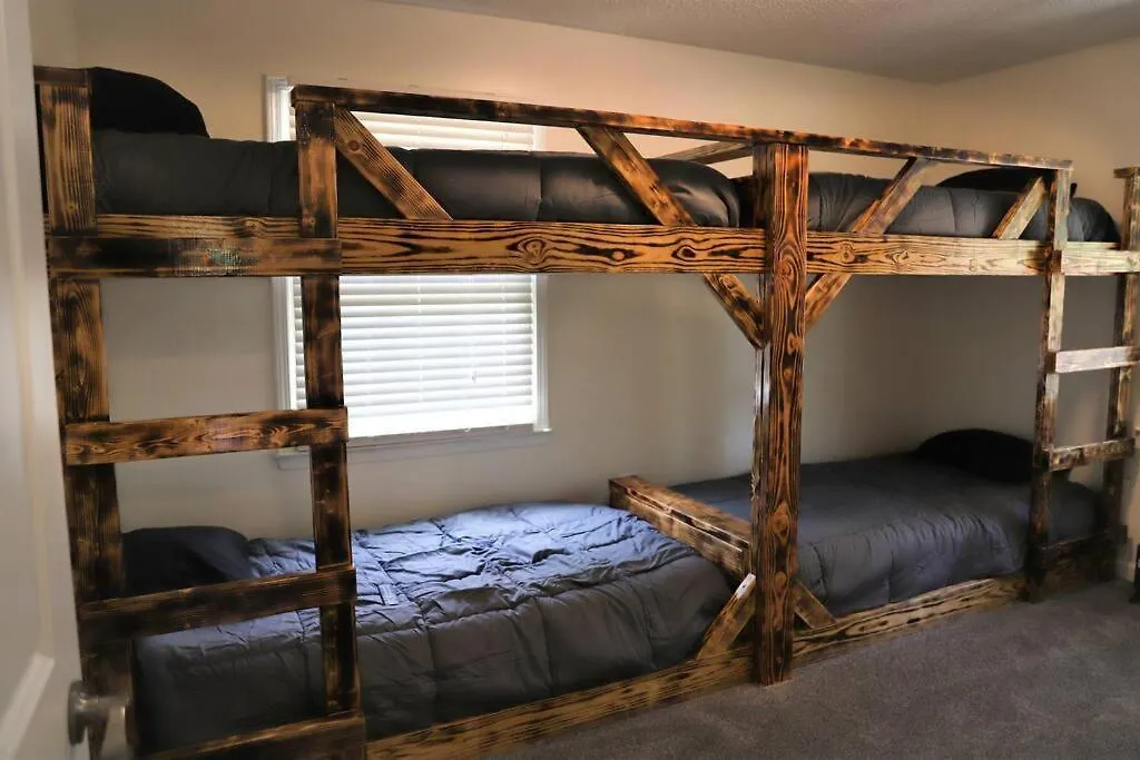 3 Bedroom Vacation Next To Silver Dollar בית נופש